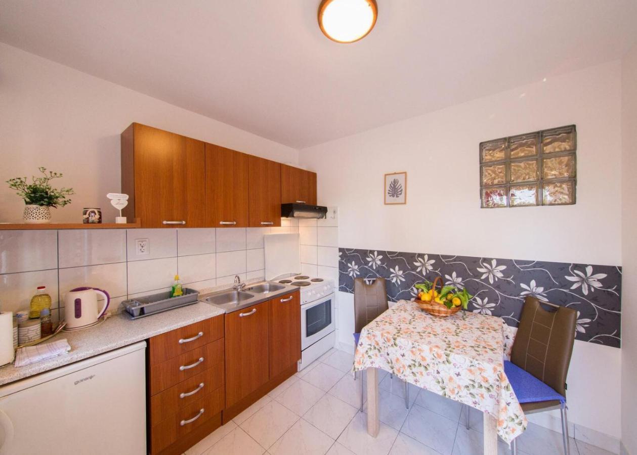 Apartmani Katija Komiza Luaran gambar