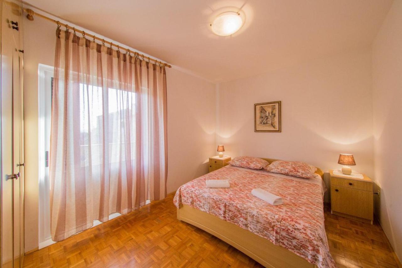 Apartmani Katija Komiza Luaran gambar