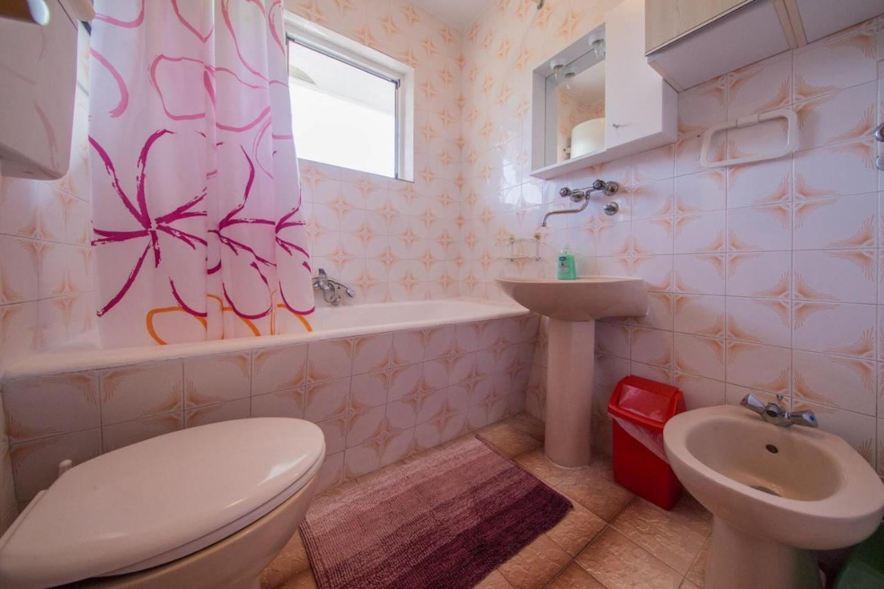 Apartmani Katija Komiza Luaran gambar