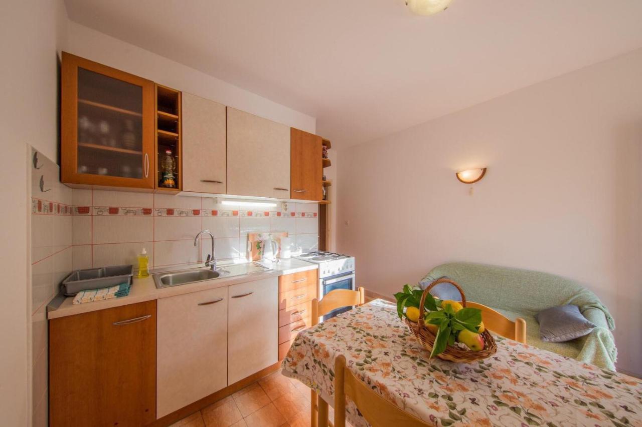 Apartmani Katija Komiza Luaran gambar
