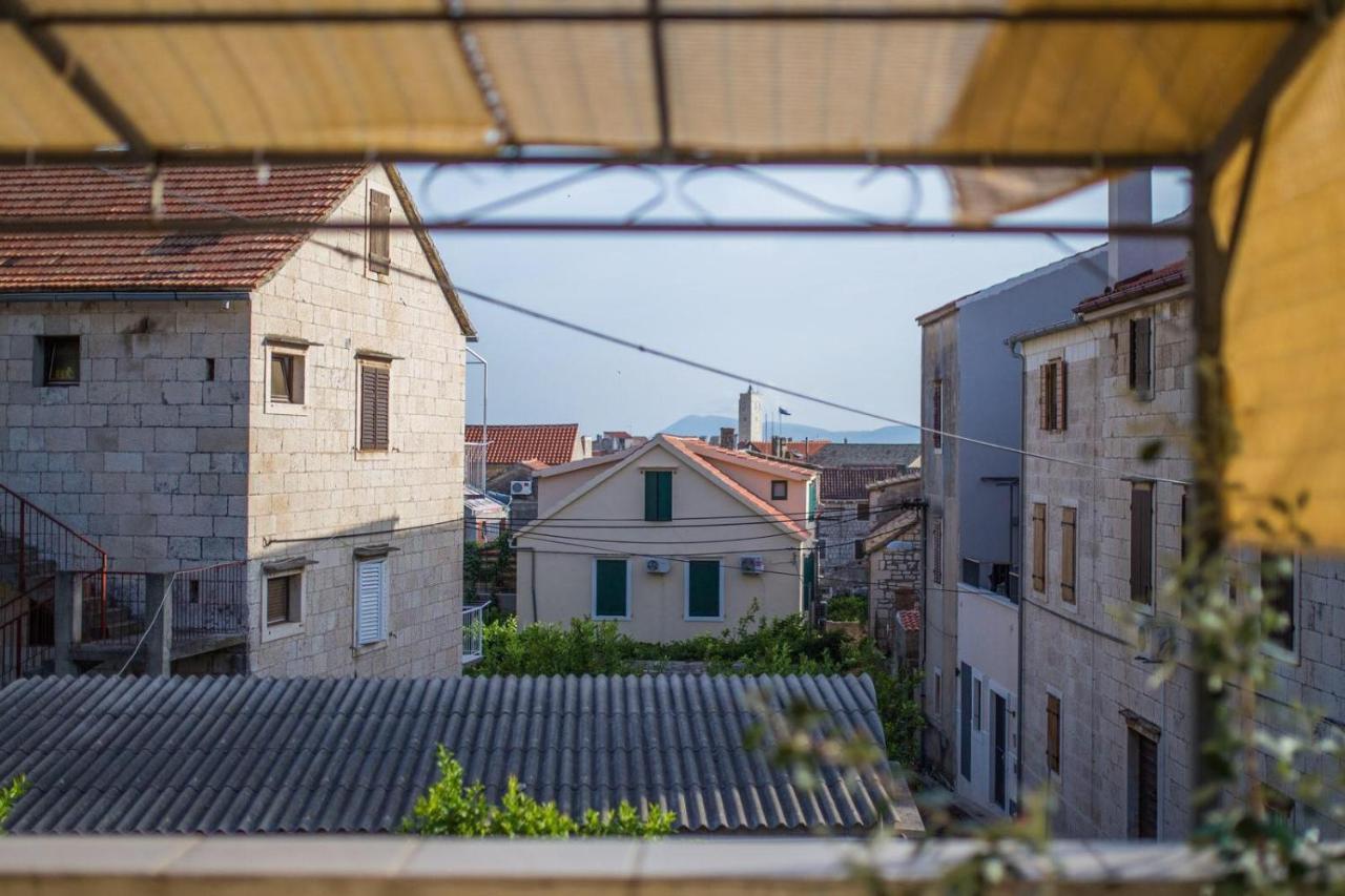 Apartmani Katija Komiza Luaran gambar