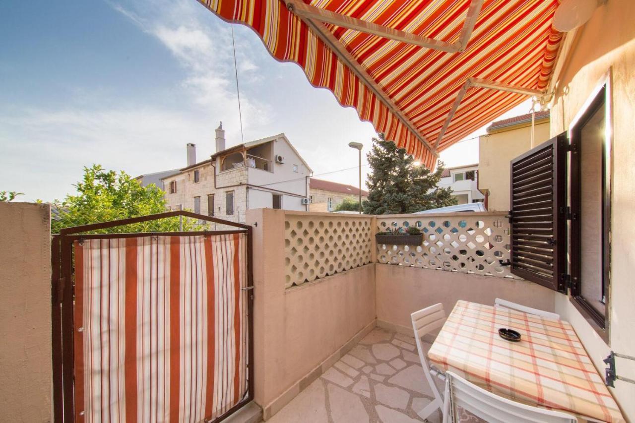 Apartmani Katija Komiza Luaran gambar